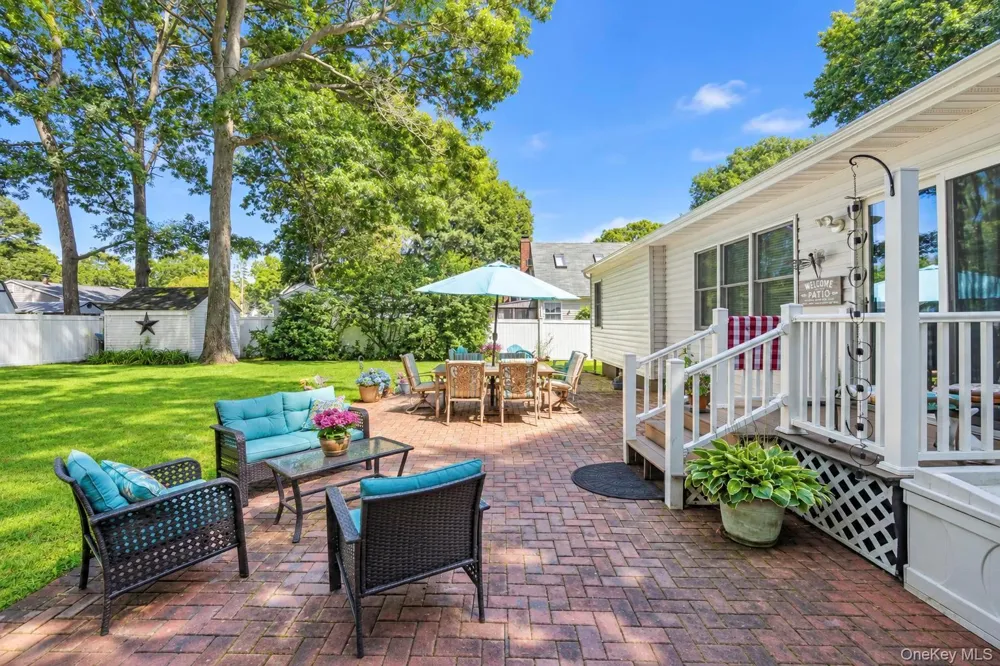 115 Colin Drive Shirley, NY 11967