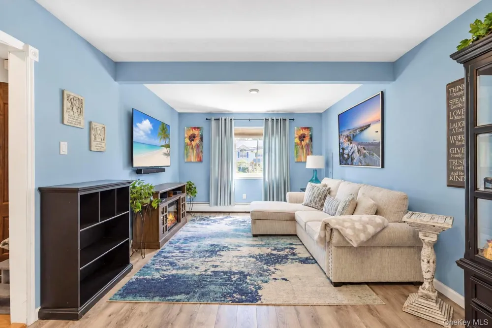 115 Colin Drive Shirley, NY 11967