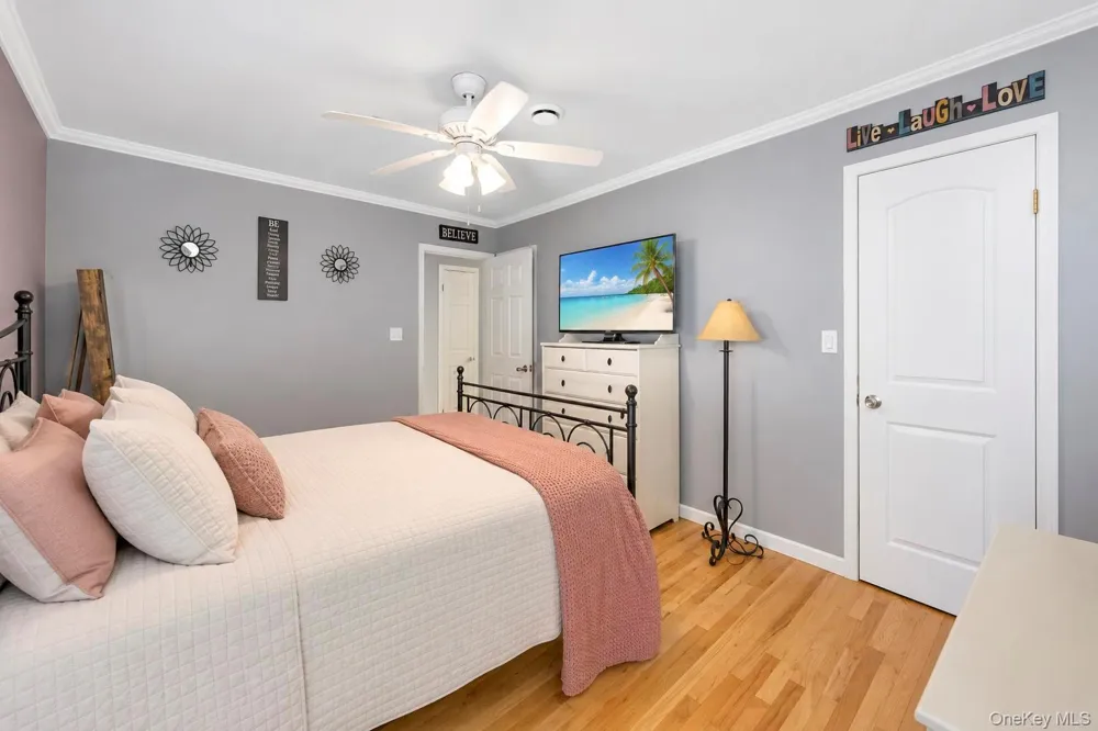 115 Colin Drive Shirley, NY 11967