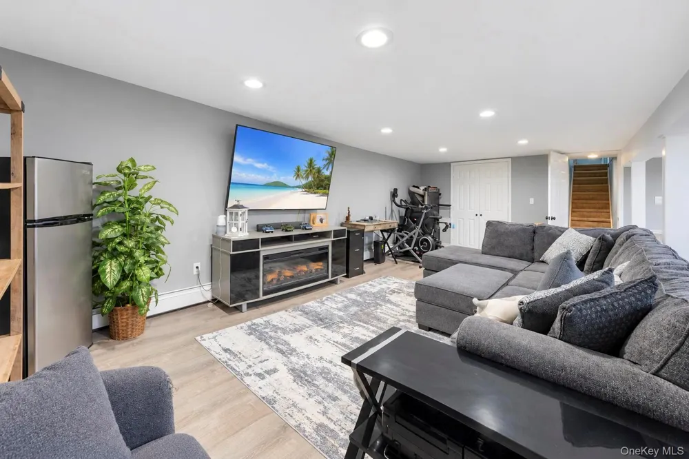 115 Colin Drive Shirley, NY 11967