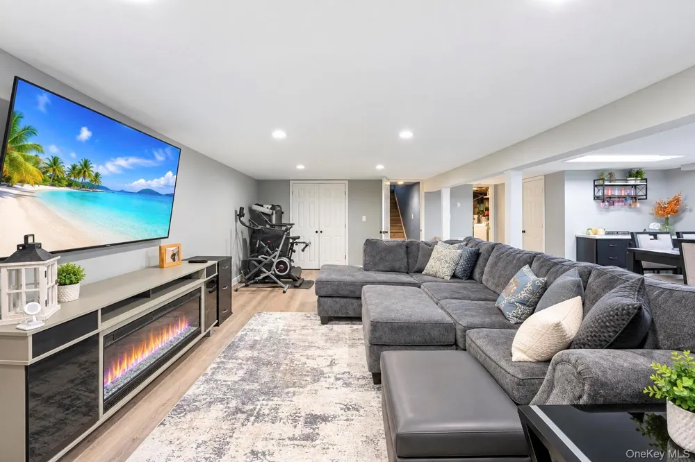 115 Colin Drive Shirley, NY 11967