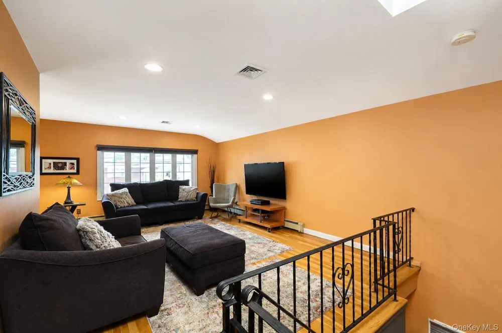 947 Bard Avenue Staten Island, NY 10301