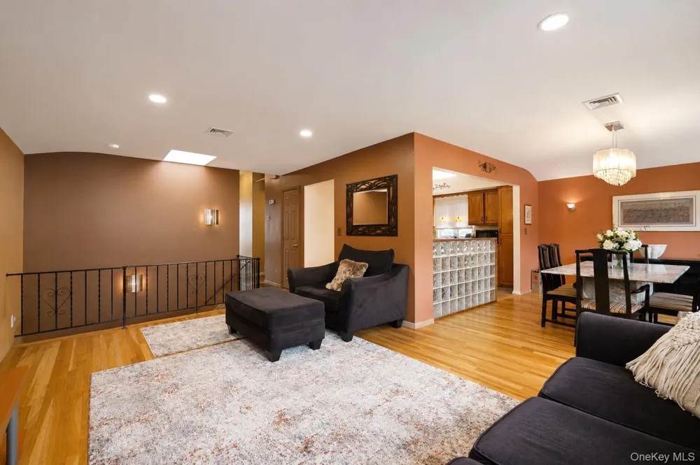 947 Bard Avenue Staten Island, NY 10301