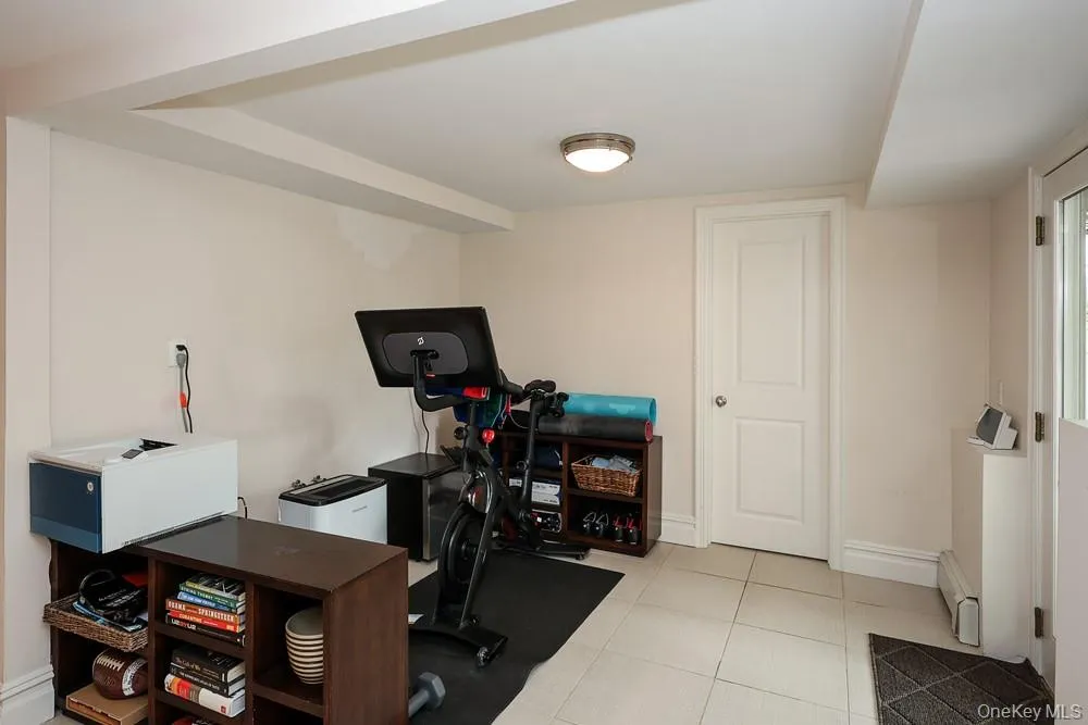 29 Puritan Lane Farmingdale, NY 11735
