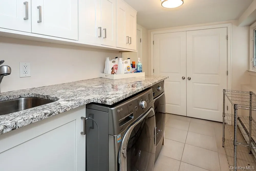 29 Puritan Lane Farmingdale, NY 11735