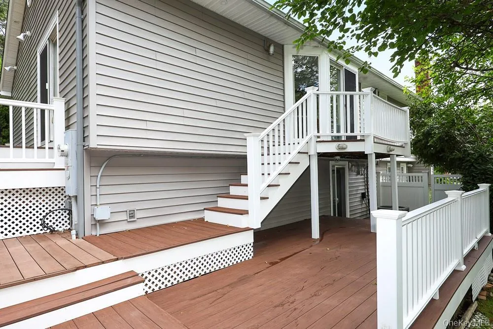 29 Puritan Lane Farmingdale, NY 11735