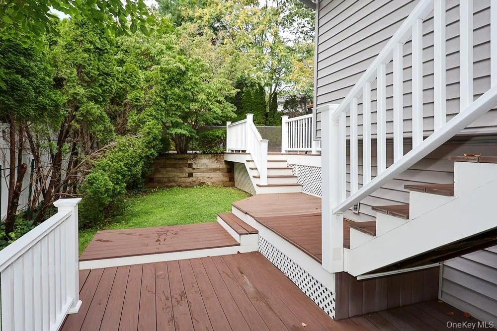29 Puritan Lane Farmingdale, NY 11735