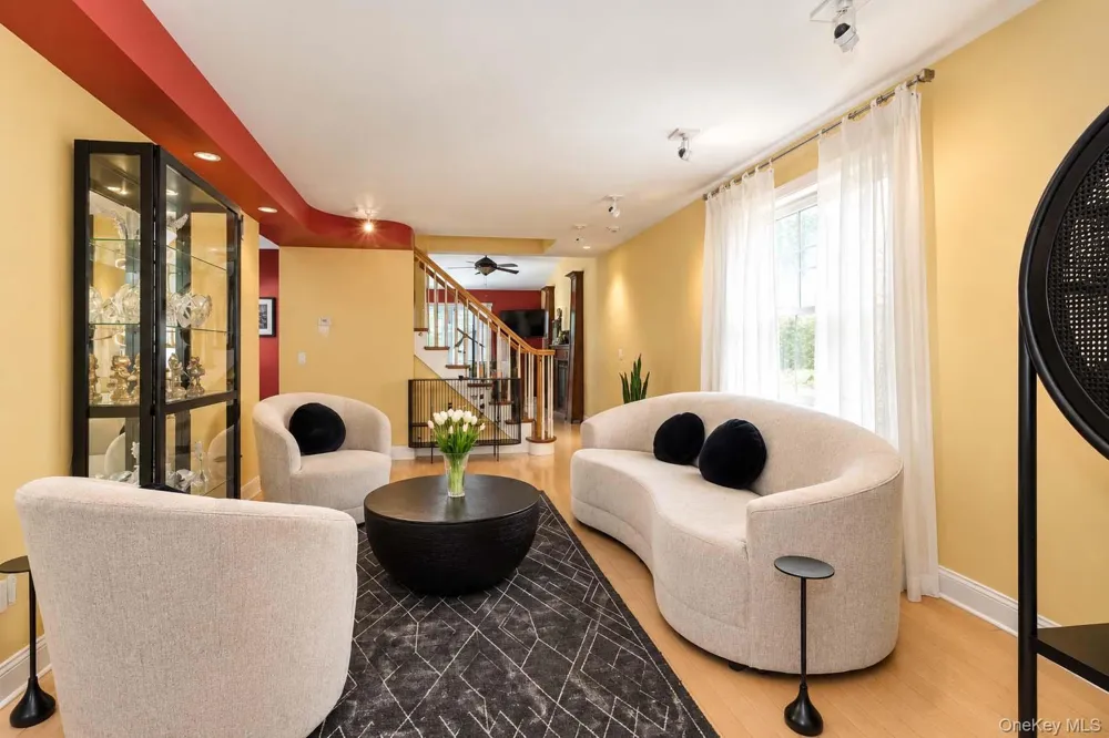 245 Old Mamaroneck Road White Plains, NY 10605