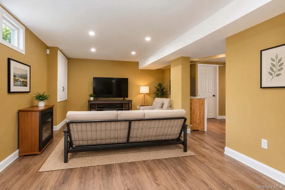245 Old Mamaroneck Road White Plains, NY 10605