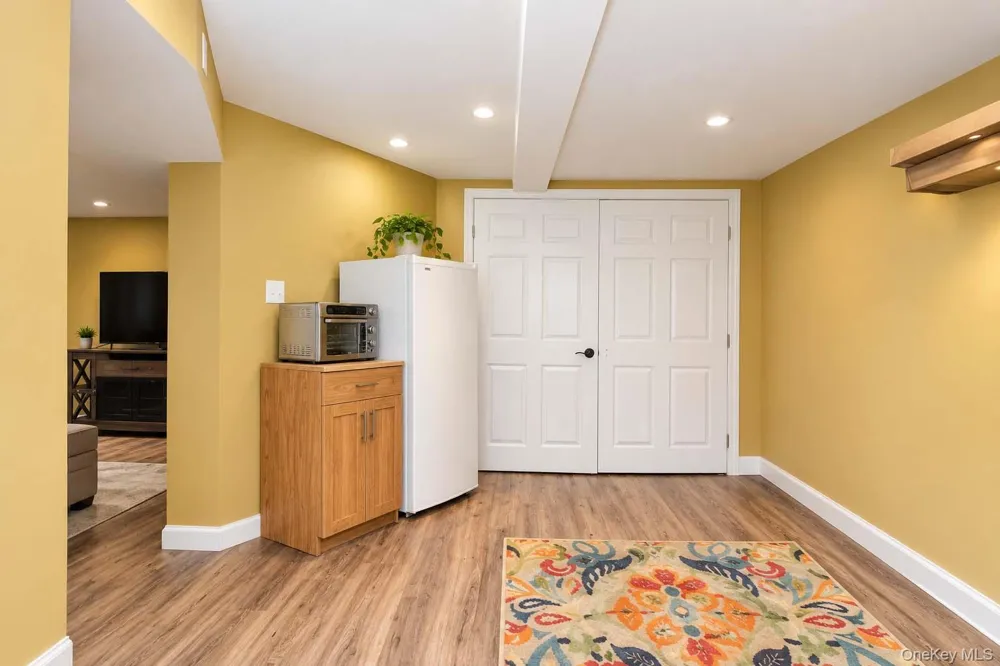 245 Old Mamaroneck Road White Plains, NY 10605