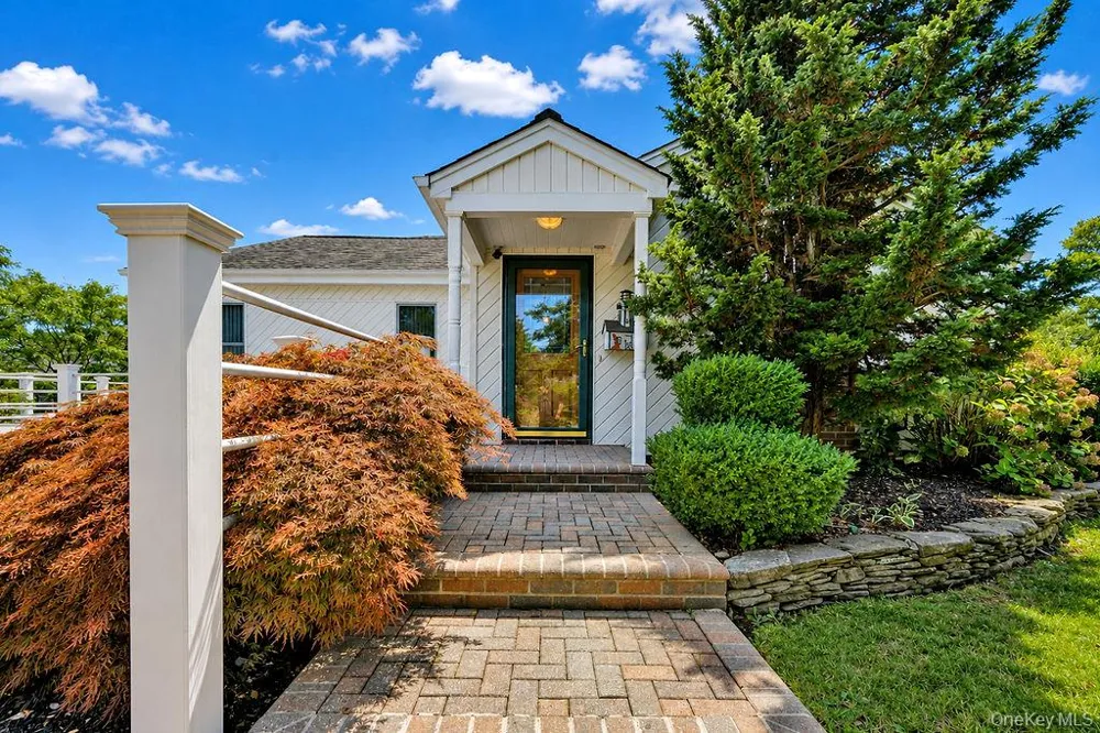 8 Stuart Avenue Amityville, NY 11701
