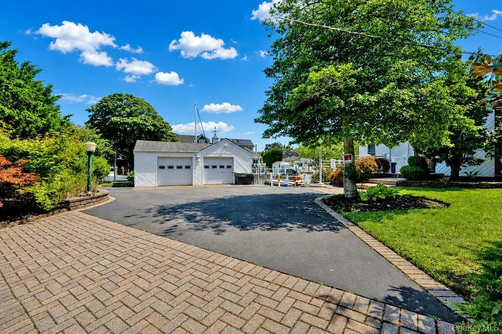 8 Stuart Avenue Amityville, NY 11701