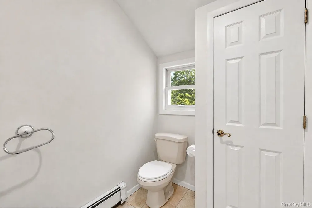 8 Stuart Avenue Amityville, NY 11701