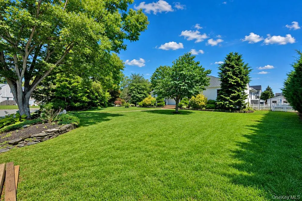 8 Stuart Avenue Amityville, NY 11701