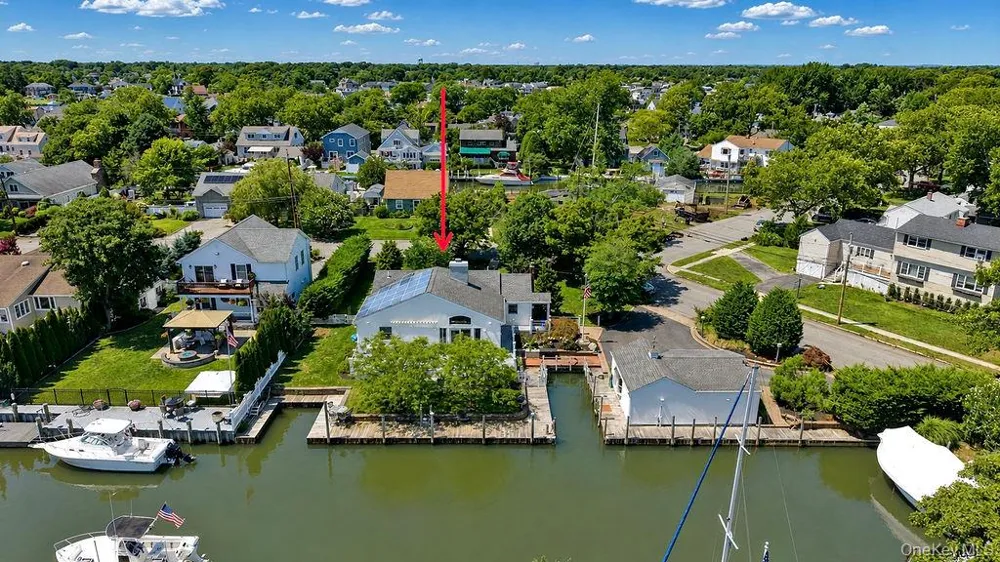 8 Stuart Avenue Amityville, NY 11701