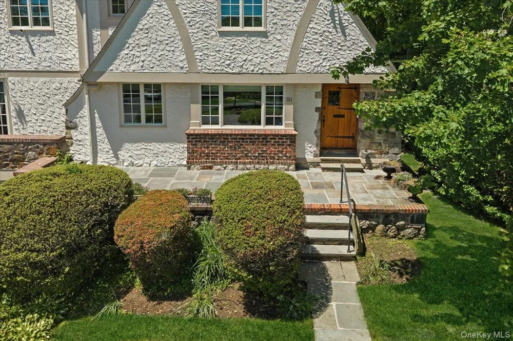 311 Lyncroft Road New Rochelle, NY 10804