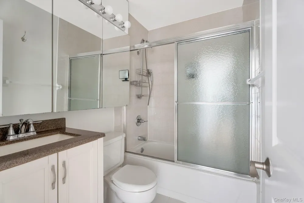 9921 4th Avenue #2H Brooklyn, NY 11209