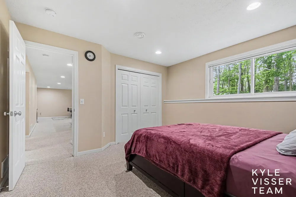 3315 Falcon Ridge Drive NE Grand Rapids, MI 49525
