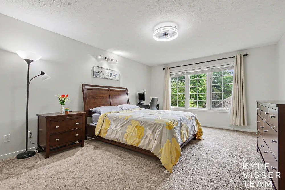 3315 Falcon Ridge Drive NE Grand Rapids, MI 49525