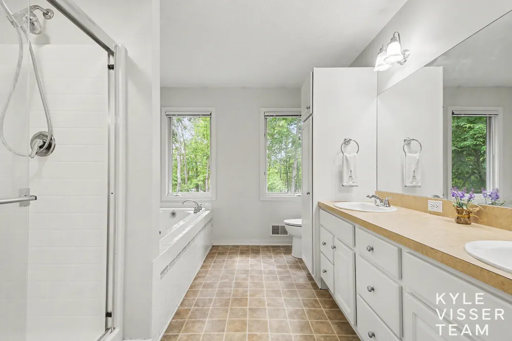 3315 Falcon Ridge Drive NE Grand Rapids, MI 49525