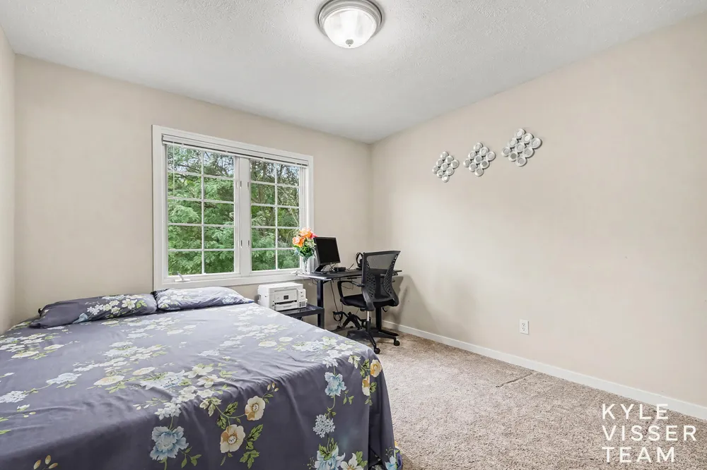 3315 Falcon Ridge Drive NE Grand Rapids, MI 49525