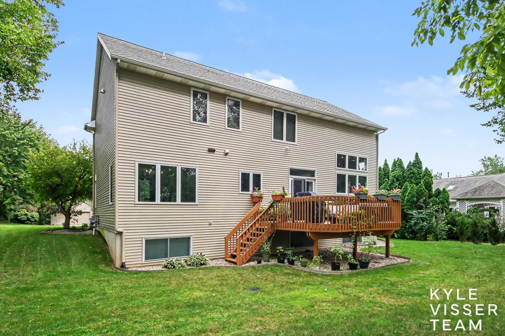 3315 Falcon Ridge Drive NE Grand Rapids, MI 49525