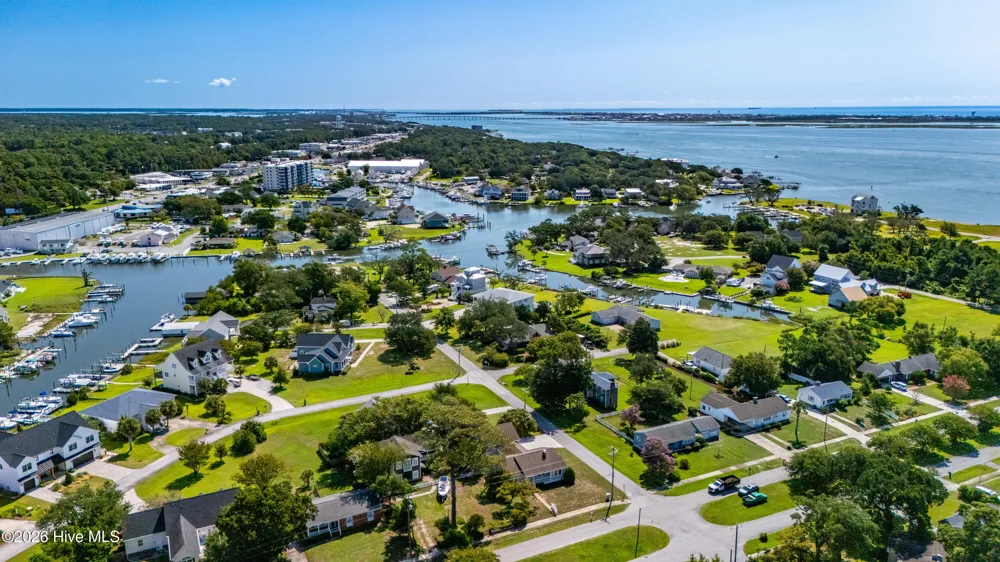213 Mansfield Parkway Morehead City, NC 28557