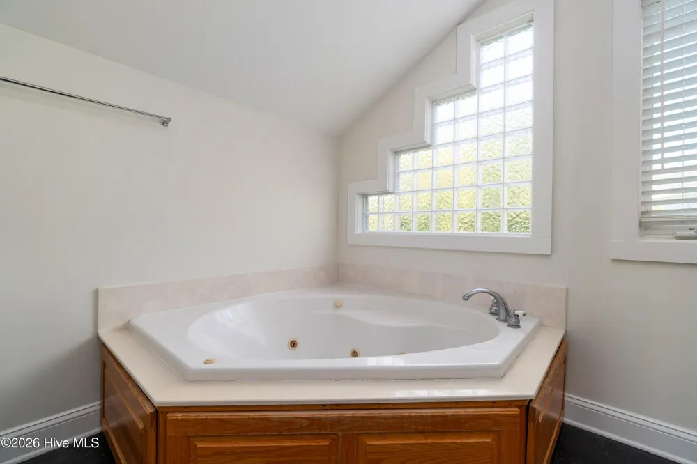 213 Mansfield Parkway Morehead City, NC 28557