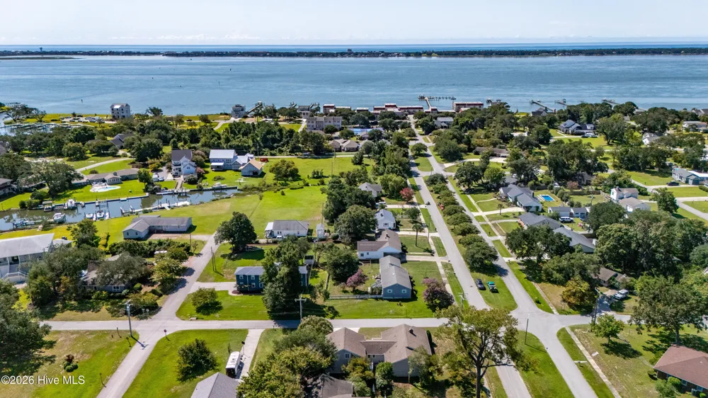213 Mansfield Parkway Morehead City, NC 28557
