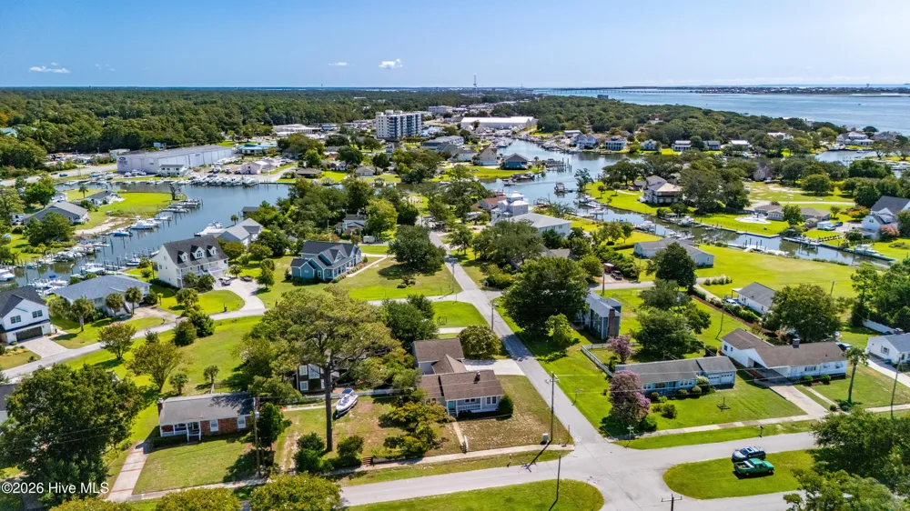 213 Mansfield Parkway Morehead City, NC 28557