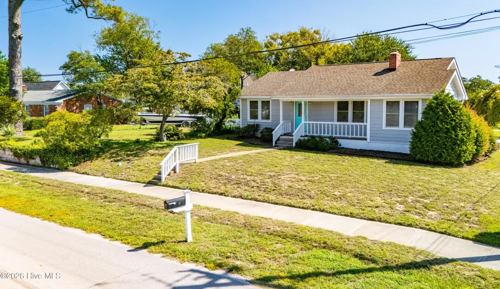 213 Mansfield Parkway Morehead City, NC 28557