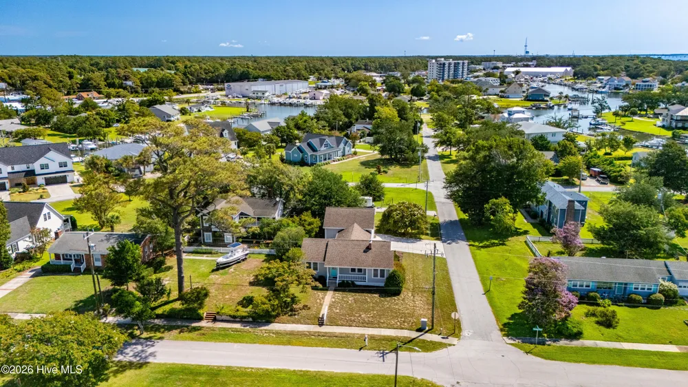 213 Mansfield Parkway Morehead City, NC 28557