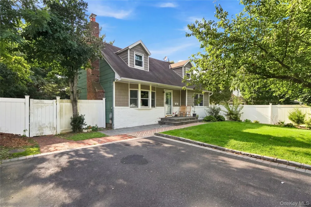 15 Nathan Place Huntington Station, NY 11746