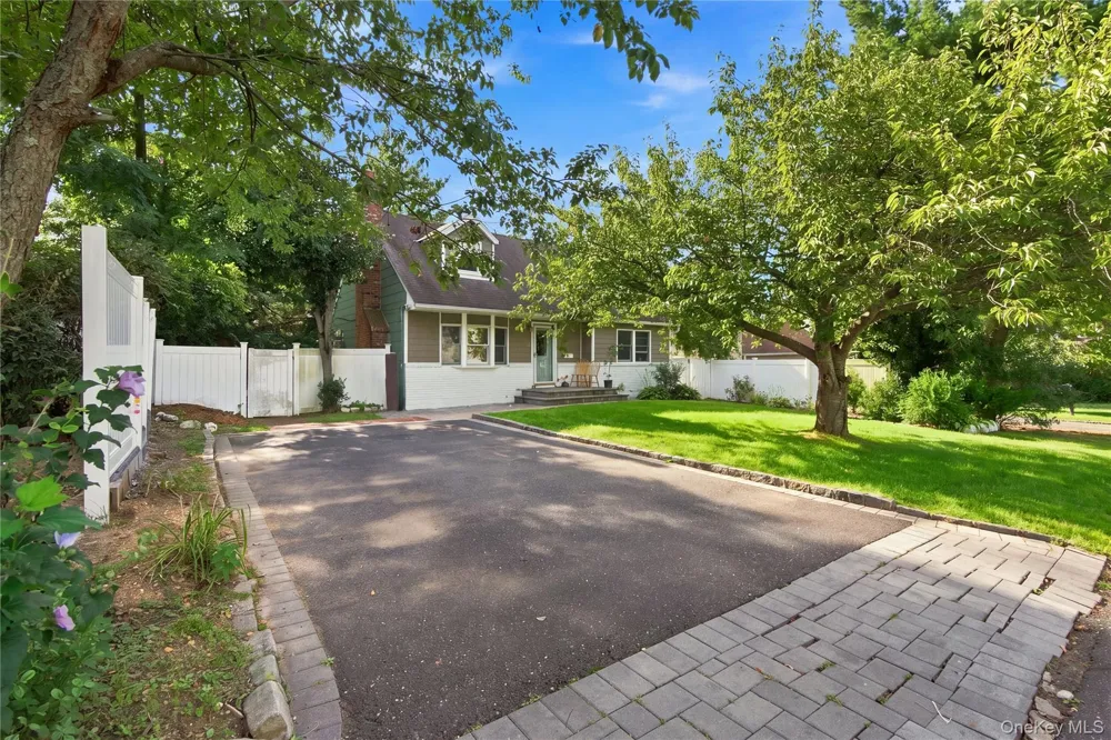 15 Nathan Place Huntington Station, NY 11746