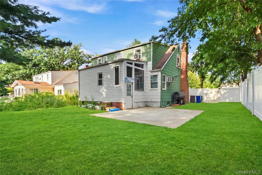 15 Nathan Place Huntington Station, NY 11746