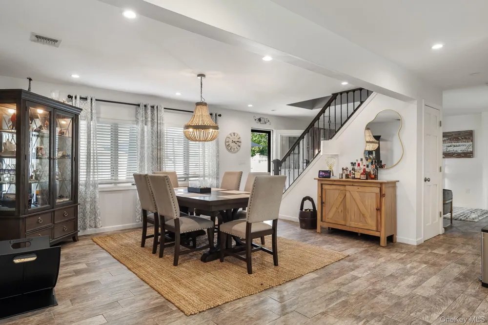 35 Magpie Lane Levittown, NY 11756