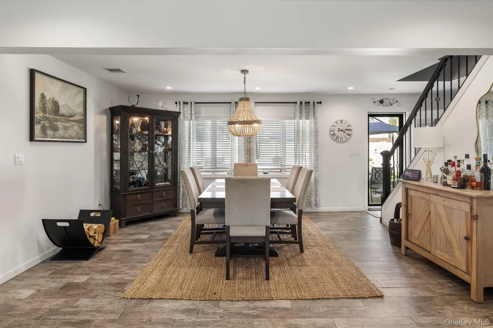 35 Magpie Lane Levittown, NY 11756