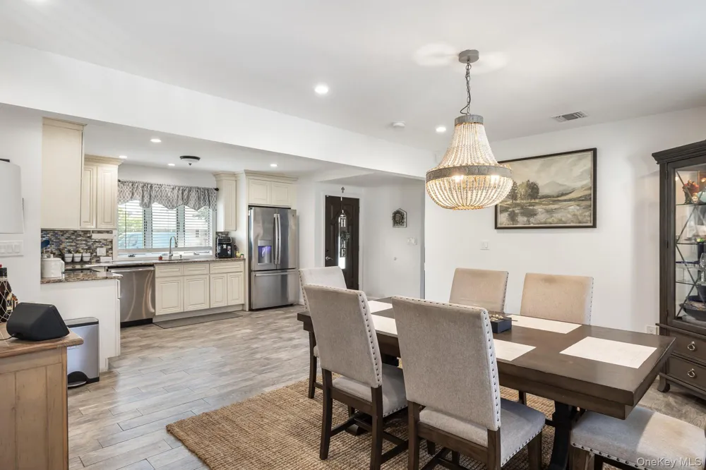 35 Magpie Lane Levittown, NY 11756