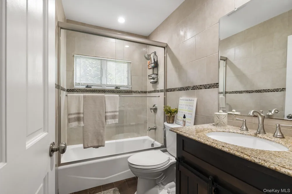 35 Magpie Lane Levittown, NY 11756