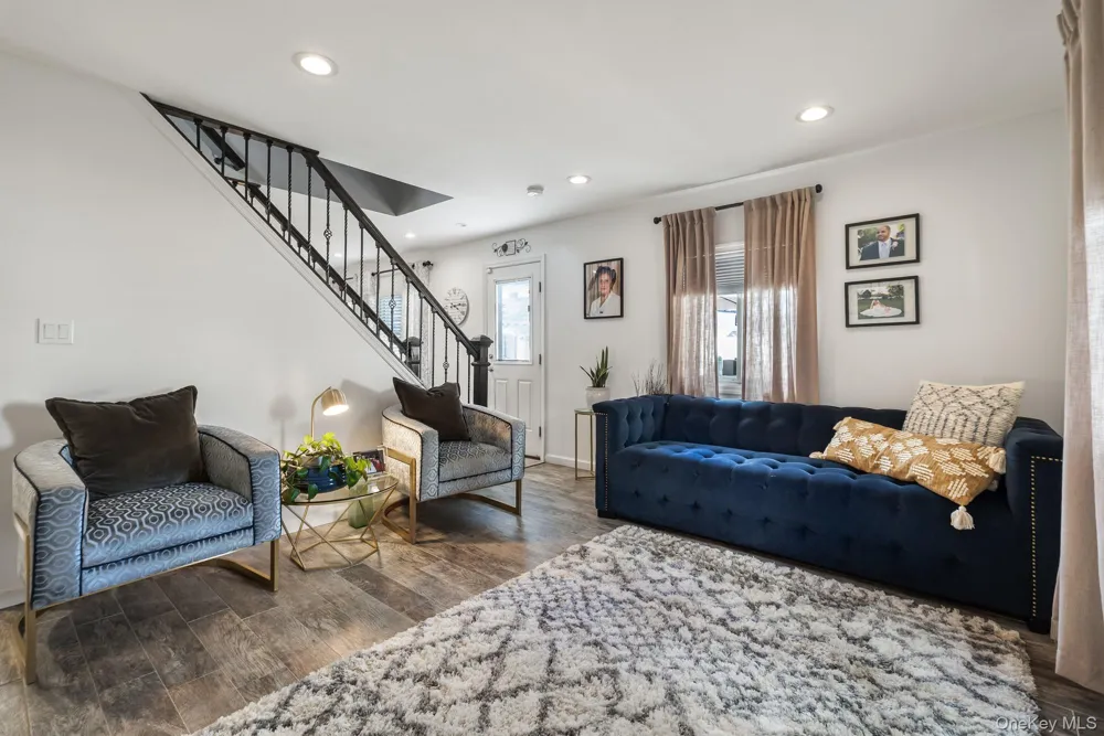 35 Magpie Lane Levittown, NY 11756
