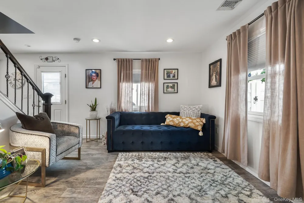 35 Magpie Lane Levittown, NY 11756