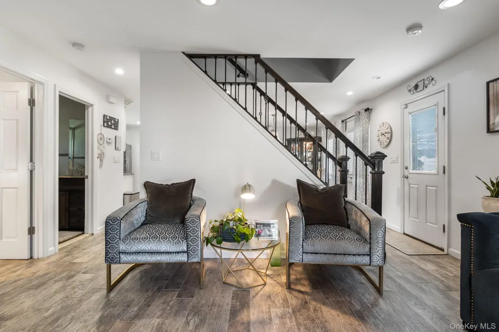 35 Magpie Lane Levittown, NY 11756