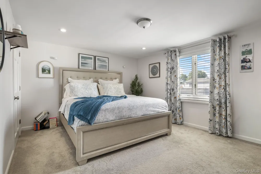 35 Magpie Lane Levittown, NY 11756