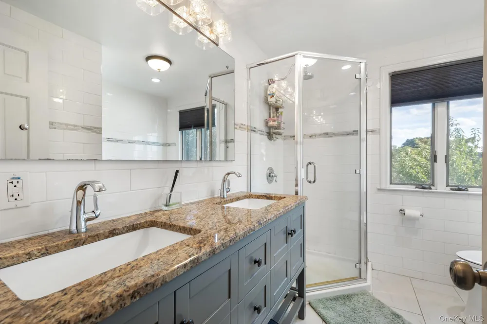 35 Magpie Lane Levittown, NY 11756