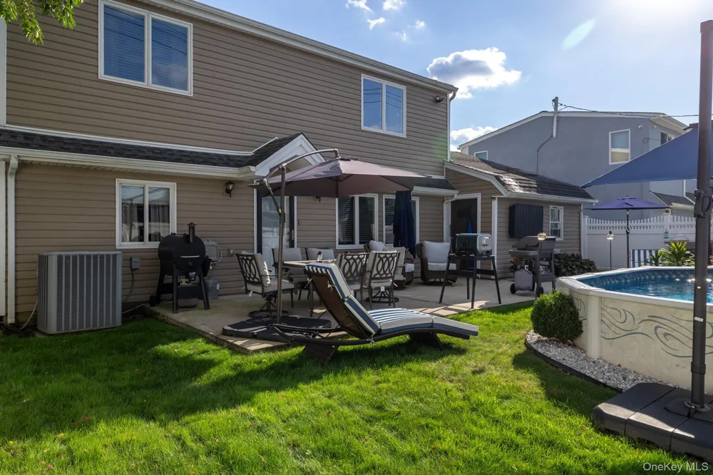 35 Magpie Lane Levittown, NY 11756