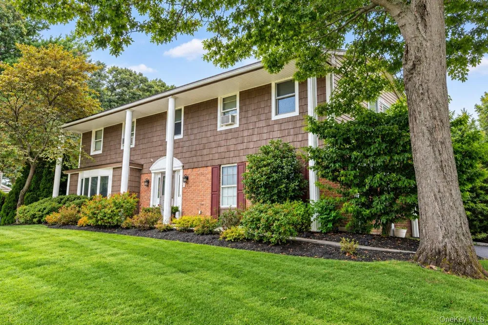 138 Main Avenue Lake Grove, NY 11755
