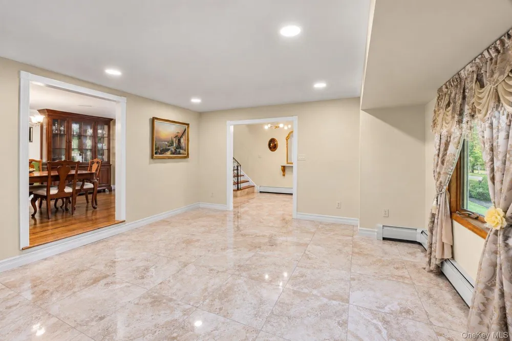 138 Main Avenue Lake Grove, NY 11755