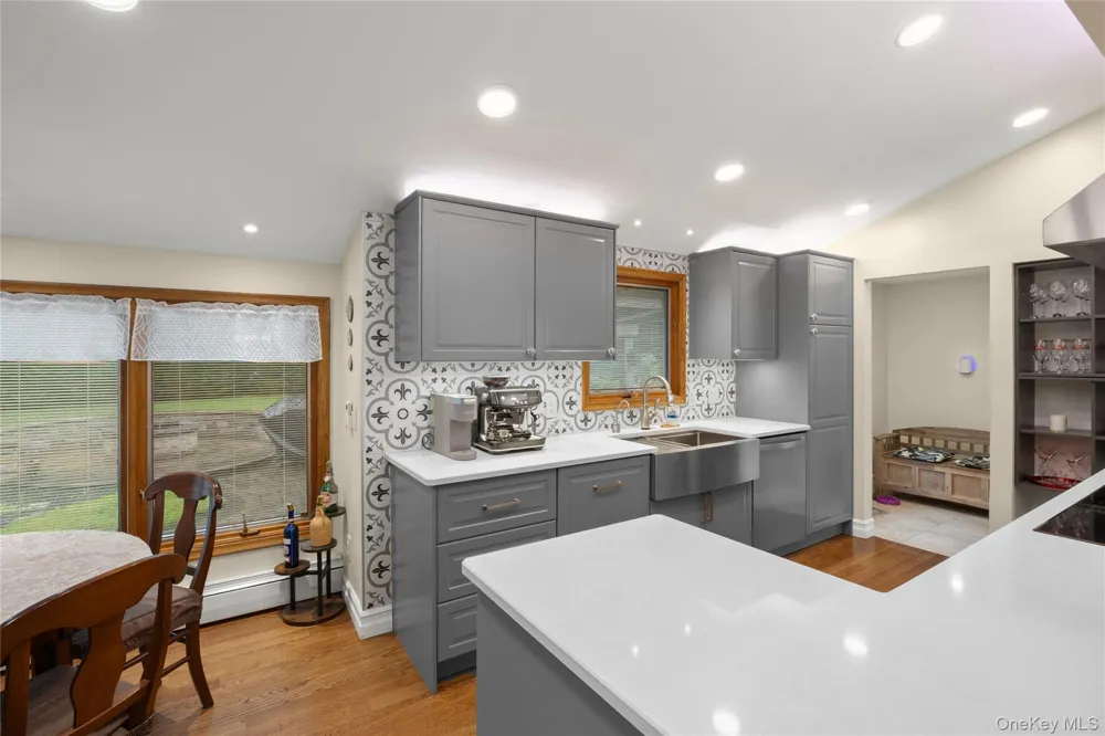 138 Main Avenue Lake Grove, NY 11755