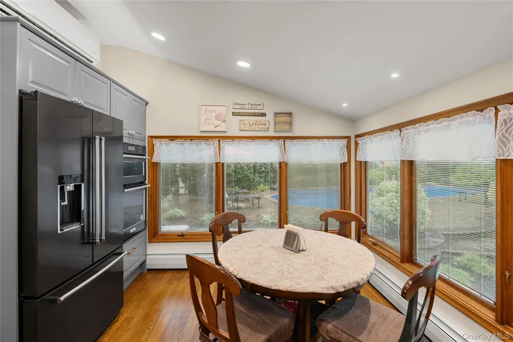 138 Main Avenue Lake Grove, NY 11755