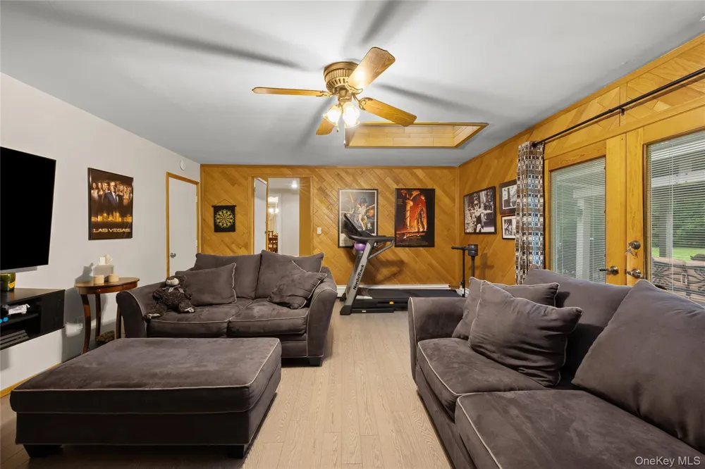 138 Main Avenue Lake Grove, NY 11755
